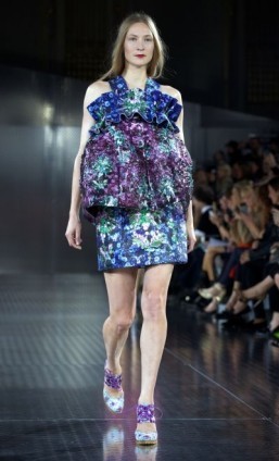 A creation by designer Mary Katrantzou during the 2014 Spring/Summer London Fashion Week ©AFP PHOTO / ANDREW COWIE