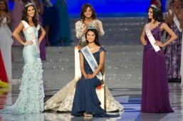 Miss World axes bikinis for Muslim Indonesia