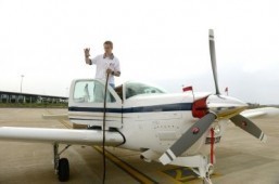 US teen pilot reaches India in around-the-world tour