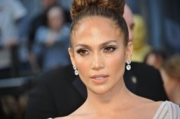 Jennifer Lopez to star in Chilean miners movie