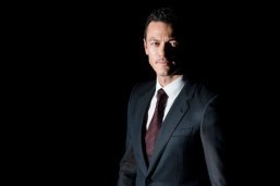 Luke Evans will be the new Dracula