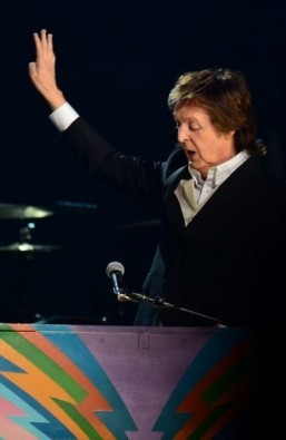 McCartney postpones start of US tour after illness