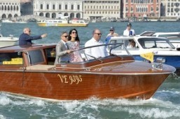 Newlywed Clooneys to go from palazzo party to gondola glide