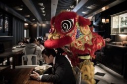 Millions in China on the move after Lunar New Year