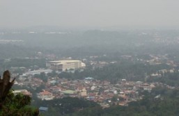 Philippines cancels flights, alerts hospitals over haze