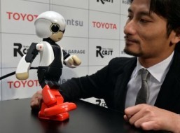 Japan robot says space mission ‘big stride’ for androids