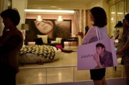 Korean TV dramas give Asian shoppers urge to splurge