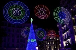 Christmas lights on Monteras street near Gran Via in the center of Madrid ©AFP PHOTO/ SEBASTIEN BERDA