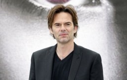 Billy Burke to play a vet on CBS drama ‘Zoo’