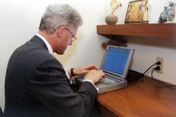 Laptop used for first US presidential email finds a buyer