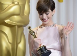 Anne Hathaway in talks for ‘Laggies’ with Chloe Moretz