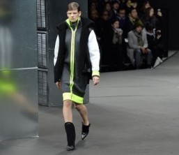 A model wears designs by Alexander Wang during the Mercedes-Benz Fashion Week Fall/Winter 2014 shows February 8, 2014 in New York City. ©AFP PHOTO/Stan Honda