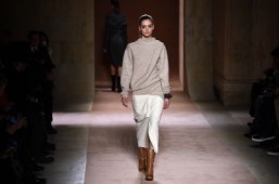 Victoria Beckham to expand fashion line to Asia