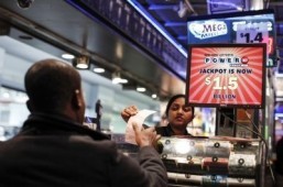 US counts down to record $1.5 bn jackpot