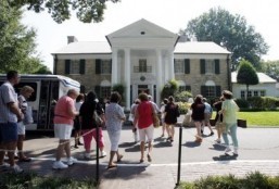 Elvis’s planes staying put at Graceland