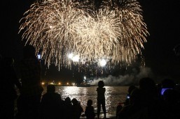 DOH: 1 dead, 384 injured from firecrackers, stray bullets
