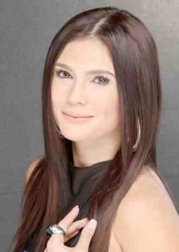 Vina to mark 30 years in showbiz with concert