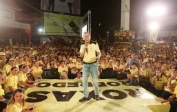 PNoy campaigns against Duterte: Why support another dictator?