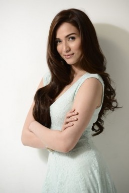 Jennylyn: Not yet time to settle down