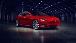 Tesla Model S gets a 2017 facelift
