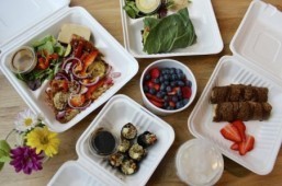 After online groceries, Amazon launches into meal kit delivery