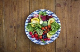 The more fruit and veggies you eat the happier you are suggests new research