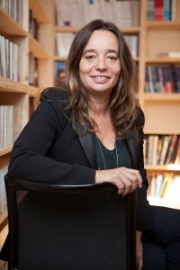 Emmanuelle Piquet is a psychotherapist practicing solution-focused brief therapy. She founded a network of Chagrin Scolaire centers in France, helping children face up to bullies and deal with schoolyard confrontation. © Payot