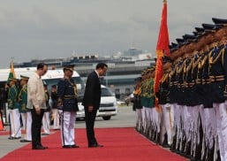 China pledges P1.15-B for Marawi; Duterte to gift rifle that killed Hapilon to Beijing