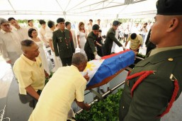 Marcos buried at Libingan ng mga Bayani in surprise rites