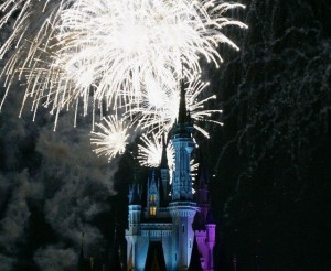 Holiday tourists overwhelm top Florida theme parks