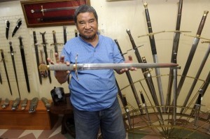 Philippine swordsmith has Hollywood touch