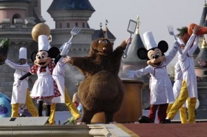 (March-May) Travel agenda: Looking inside the way we fly, and Disneyland Paris celebrates