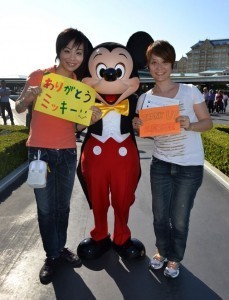 Mickey Mouse gives gay marriage thumbs up in Japan