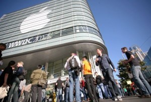 Apple unveils own maps program, challenging Google