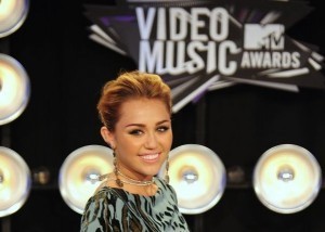 Two Pilates moves that gave Miley Cyrus her amazing abs