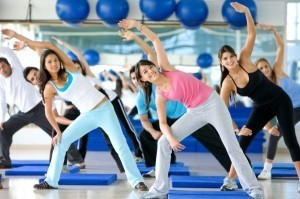 Gym bunny beauties: 7 out of 10 UK women wear makeup to exercise