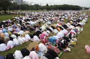 More images of Eid-al Fitr in Manila