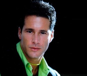 ‘Fernando Jose’ of ‘Rosalinda’ joins Viva