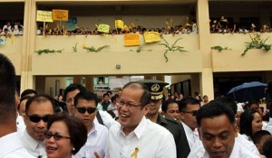 Aquino vows classroom shortage will be over next year