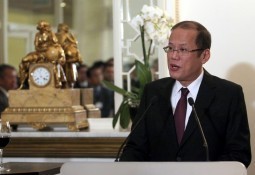Aquino announces holding of East Asia Summit for the World Economic Forum in 2014 in PHL