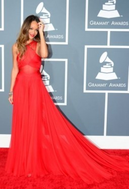 Stars ooze sex appeal, and show skin, at Grammys