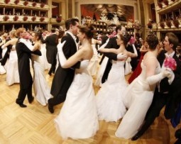 Sausages, Sisi, Sorvino — and music — at Vienna ball