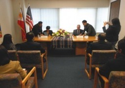 Consul General Maria Hellen M. Barber-De La Vega (left) and Mr. Jan N. Stein, Vice President and Executive Director, St. Vincent Foundation signing the Memorandum of Understanding (MOU).