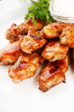 US dodges Super Bowl chicken wing shortage
