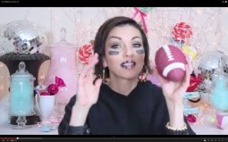 Super Bowl beauty tutorials: support your team, or get Beyoncé’s look
