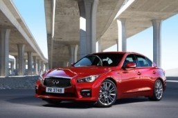 Infiniti revs up for Detroit with new engines and models