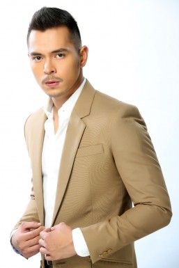 Jake Cuenca, model GF break up again