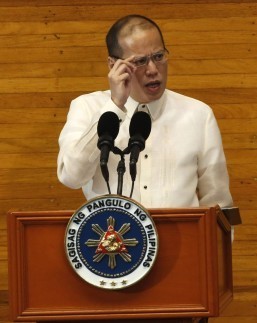 PNoy asks 16th Congress to pass 2014 budget, key economic bills