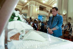 Duterte pays last respects to Cardinal Vidal