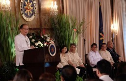 Poe thanks Aquino for siding with her
